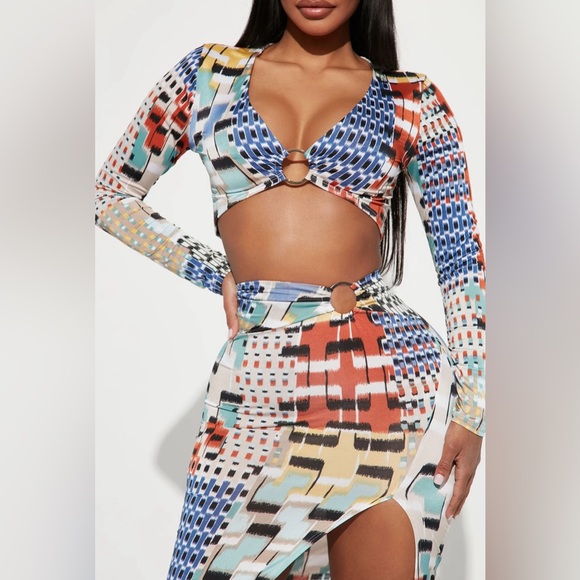 Multicolor Cutout Crop Top and Skirt Set (Size M) - Picture 3 of 8